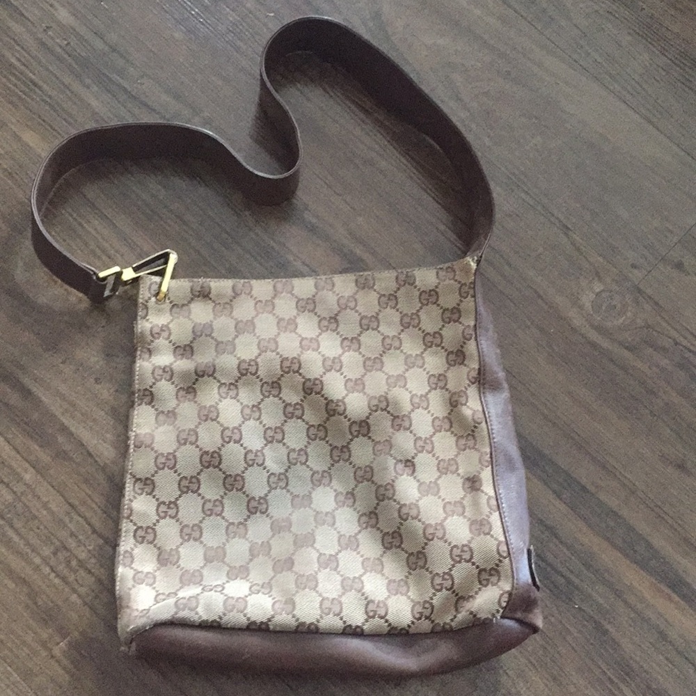 Well loved Authentic GUCCI bag - Final markdown